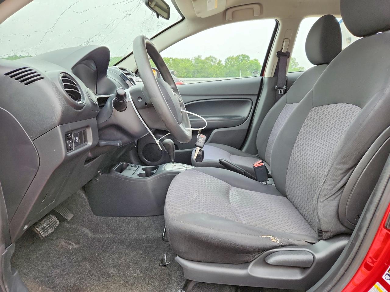 Mitsubishi Mirage Es