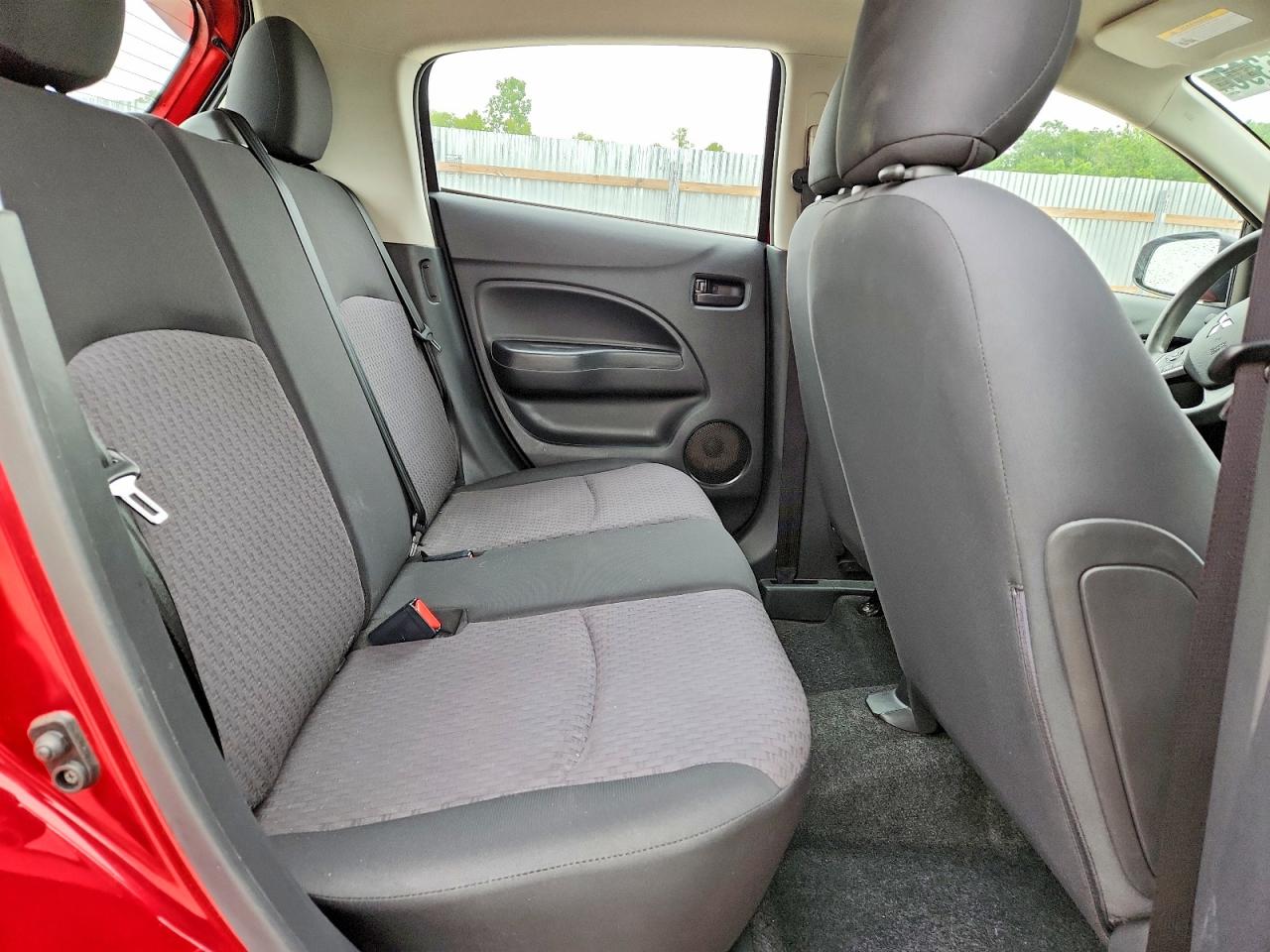 Mitsubishi Mirage Es