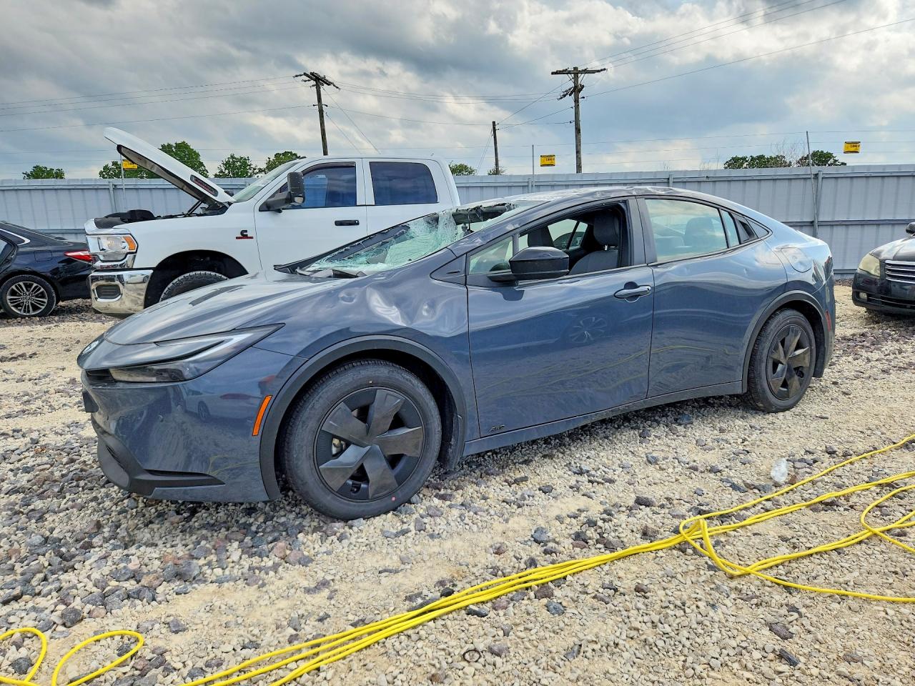 Salvage Toyota Prius Image