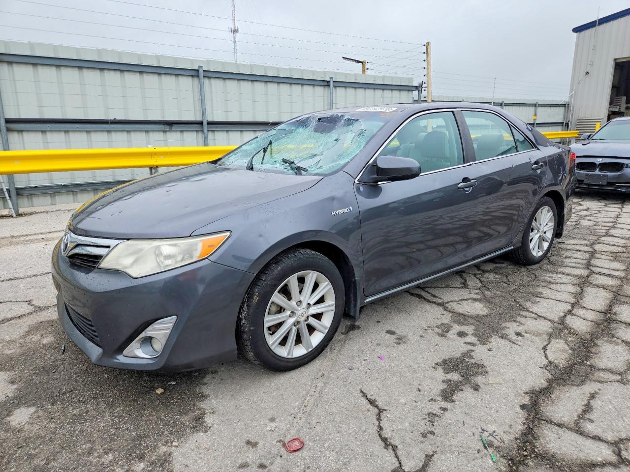 Salvage Toyota Camry Image