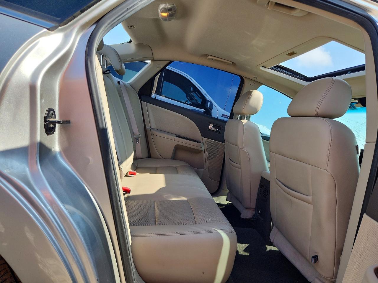 Ford Taurus Limited