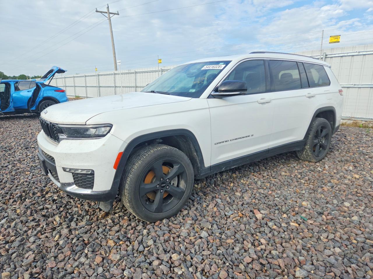 Salvage Jeep Cherokee Image