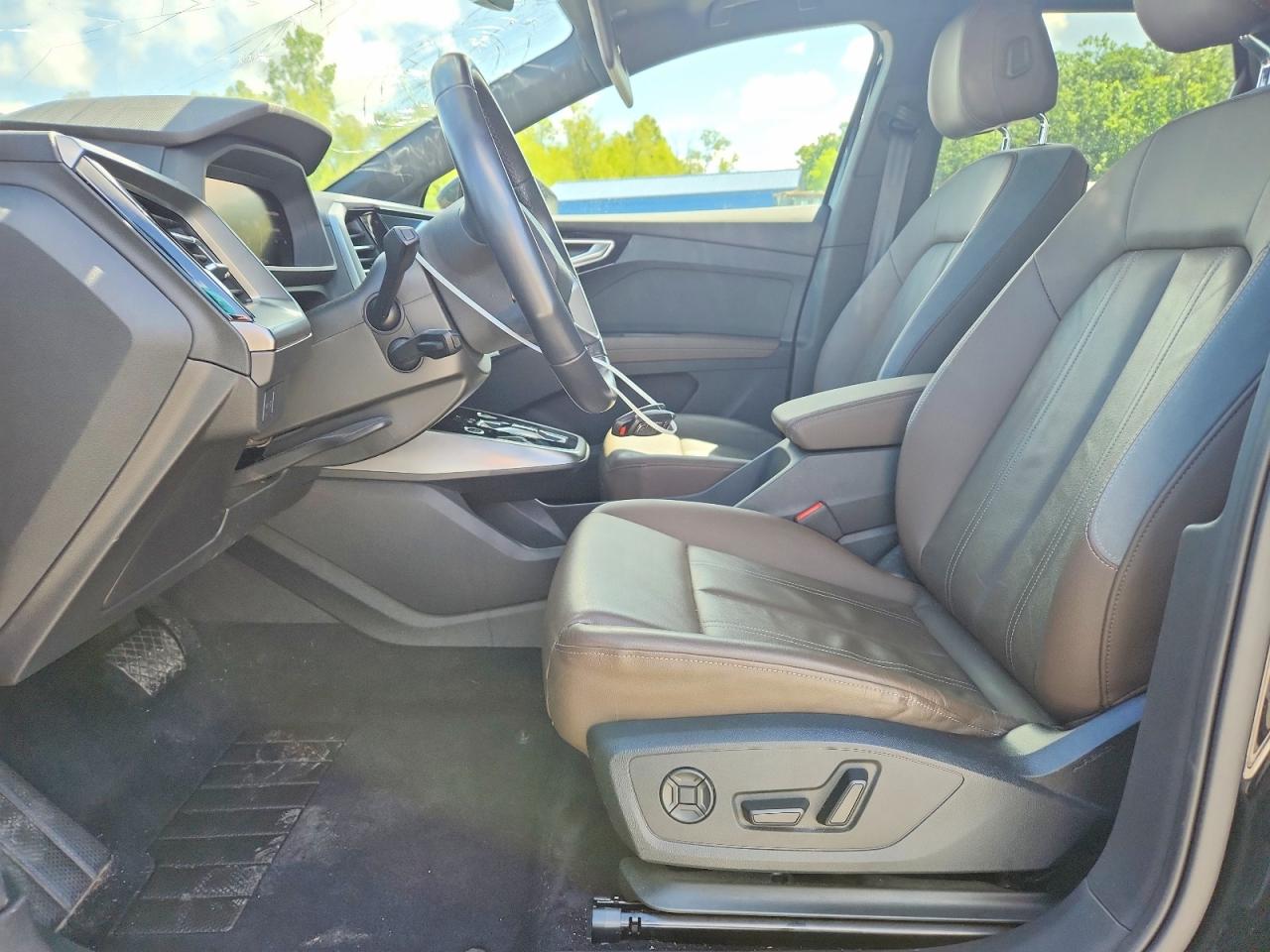 Audi Q4 Premium
