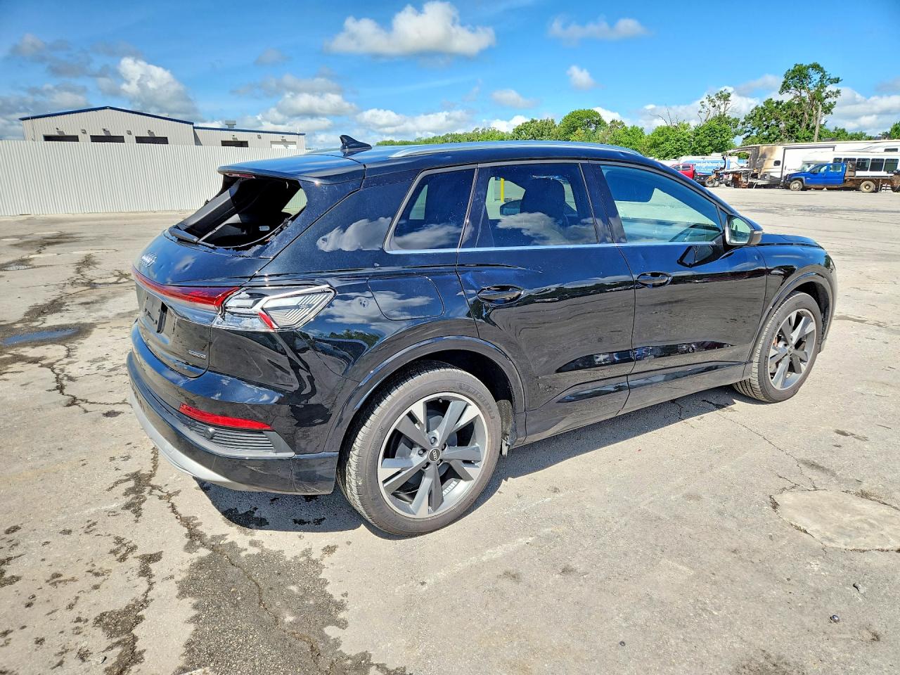 Audi Q4 Premium