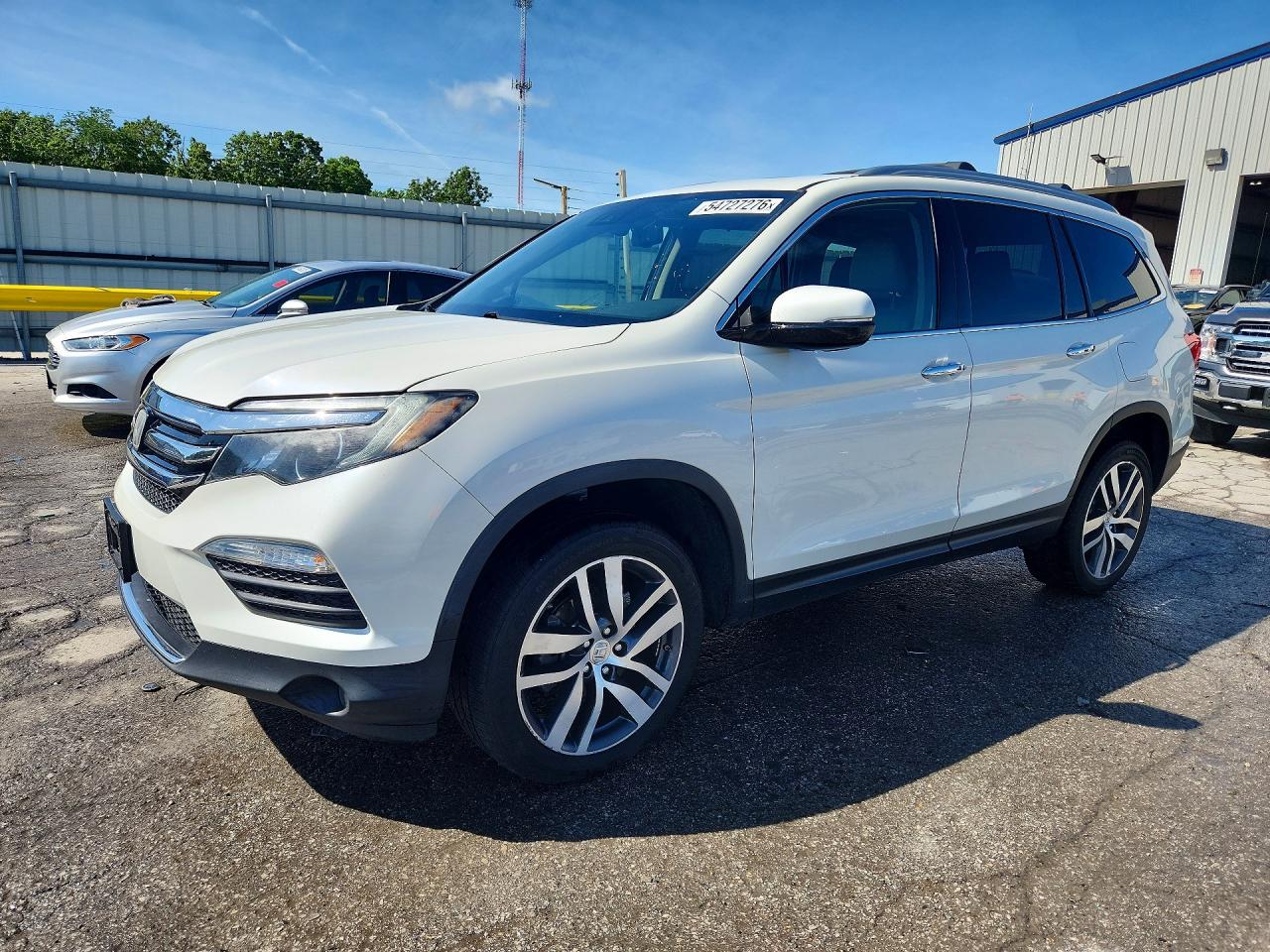 Salvage Honda Pilot Image