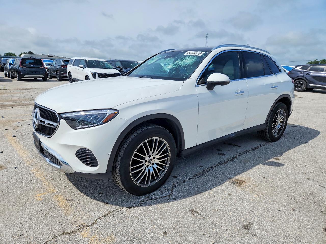 Salvage Mercedes-Benz GLC Image
