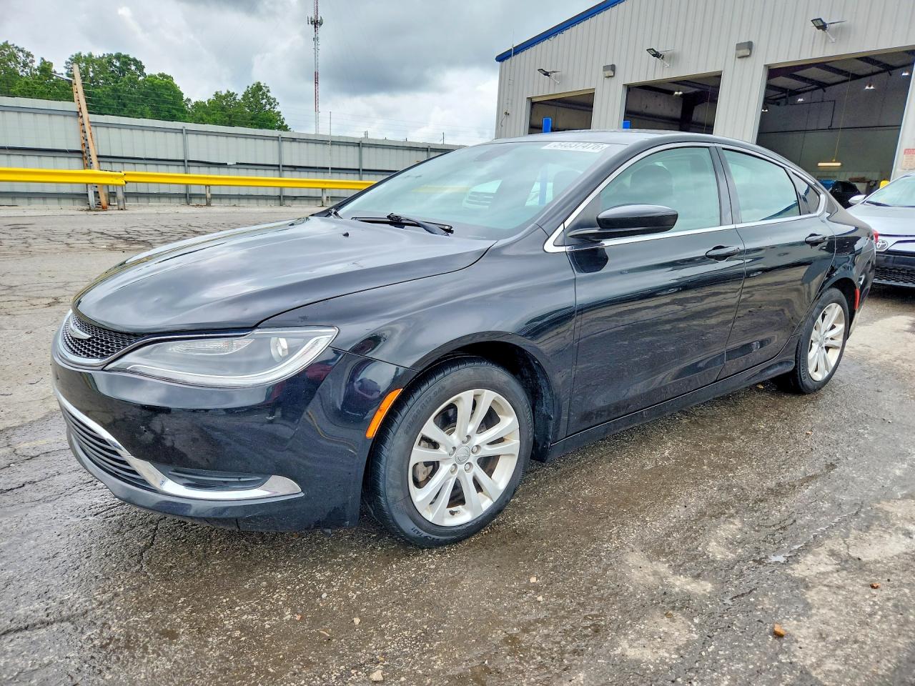 Salvage Chrysler 200 Image