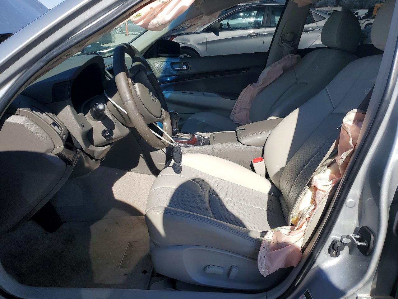 INFINITI G37 X