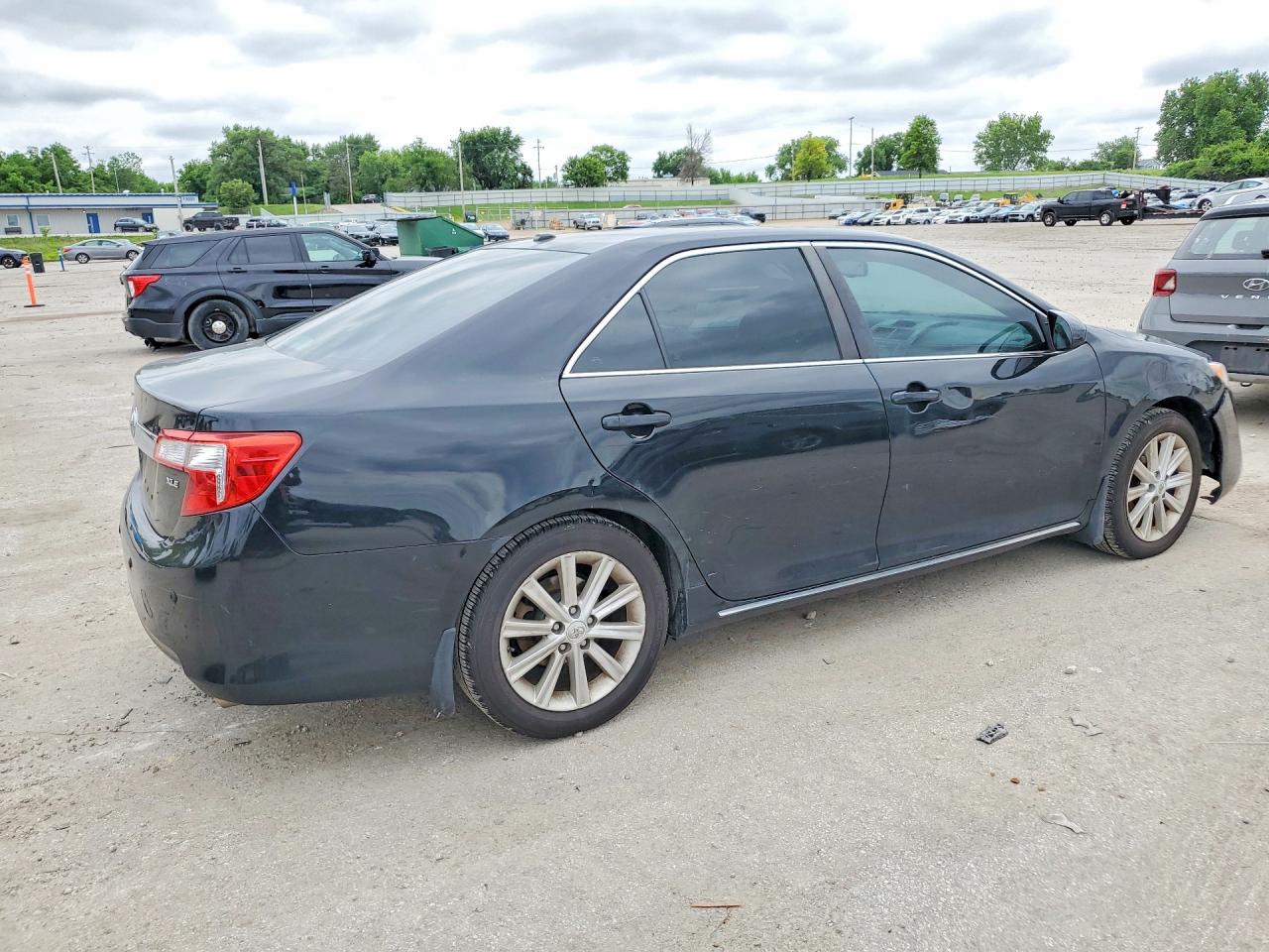 Toyota Camry Xle V6