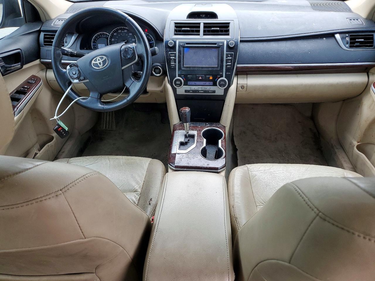 Toyota Camry Xle V6