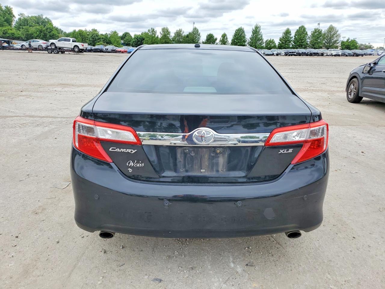 Toyota Camry Xle V6
