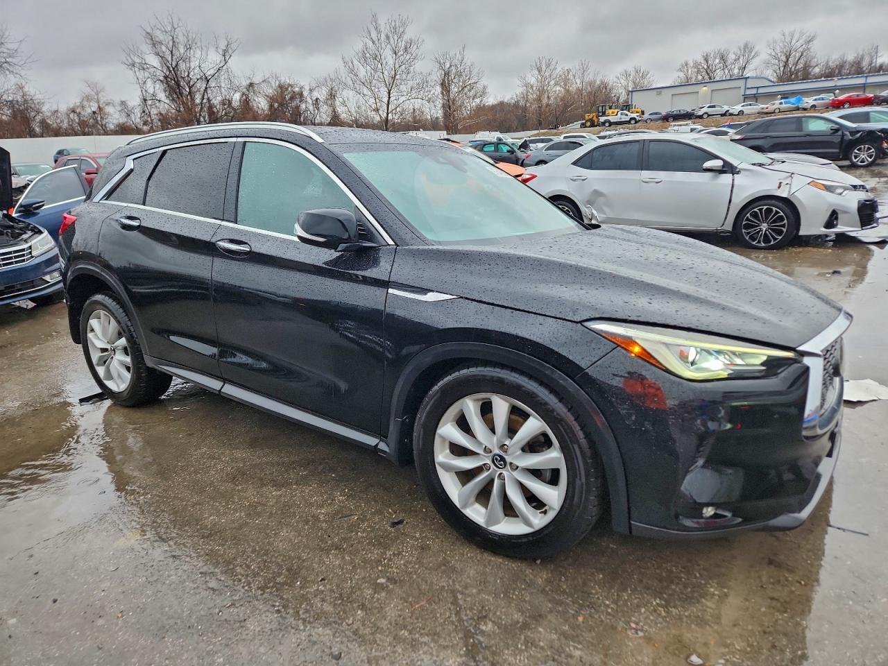 INFINITI Qx Essential