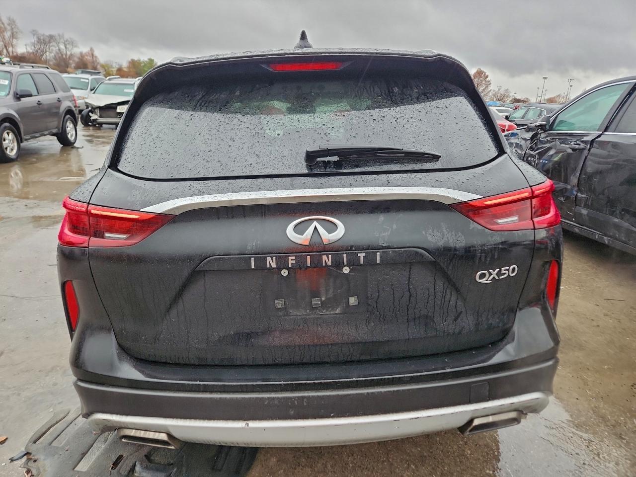 INFINITI Qx Essential