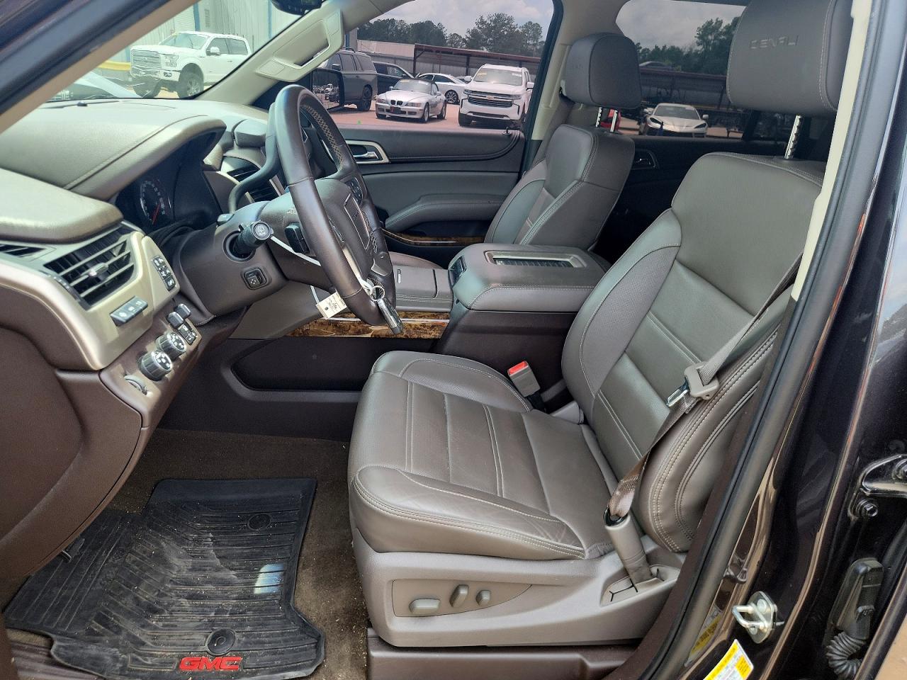 GMC Yukon Denali