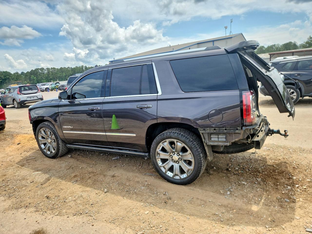 GMC Yukon Denali