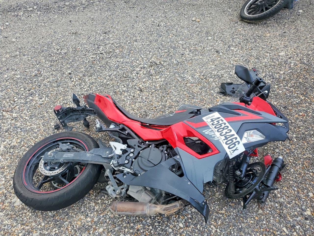 Salvage Kawasaki Ninja 500 Image