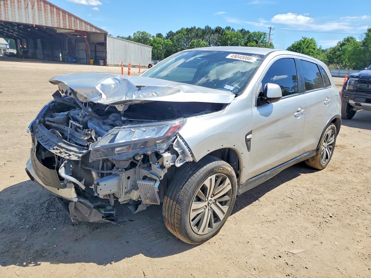 Salvage Mitsubishi Outlander Image