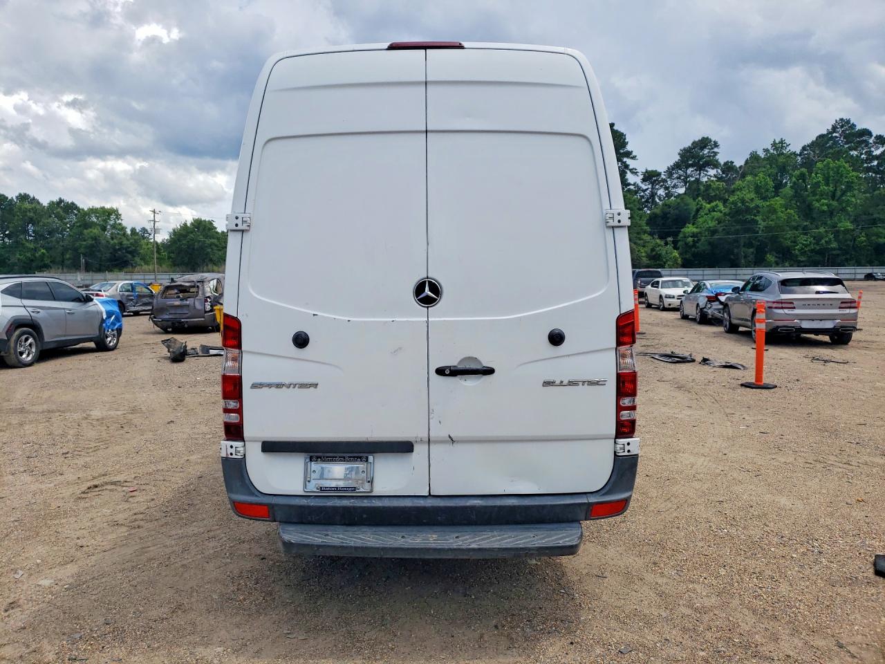 Mercedes-Benz Sprinter 2500