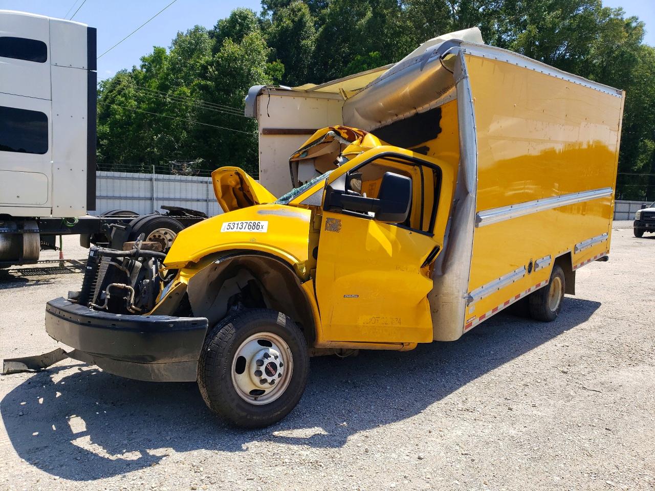 Salvage GMC Savana Image