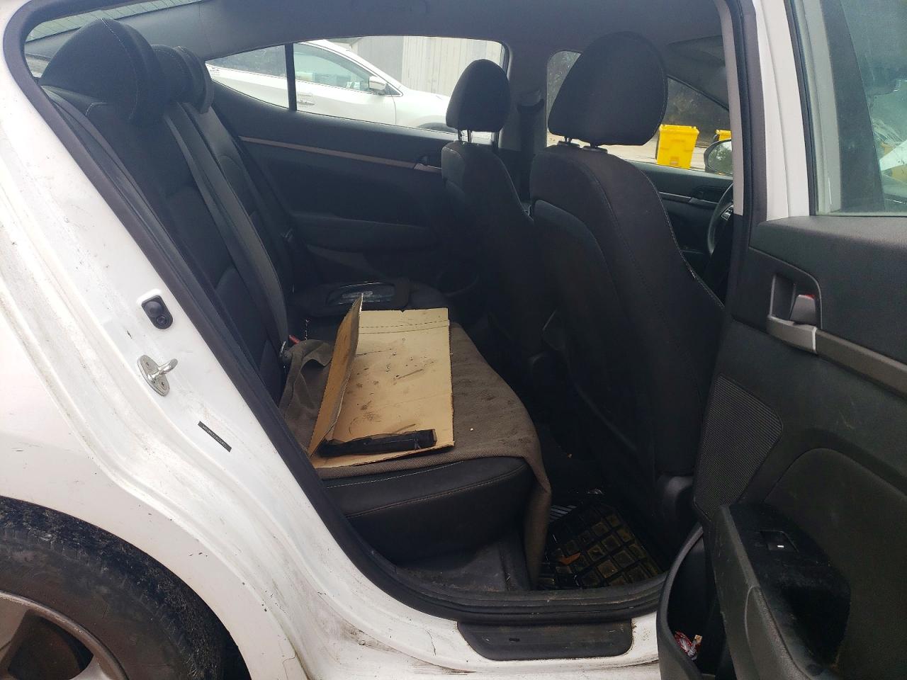 Hyundai ELANTRA Sel