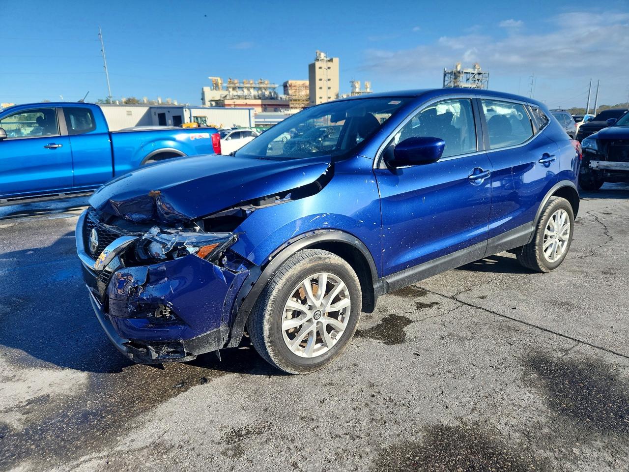 Salvage Nissan Rogue Image