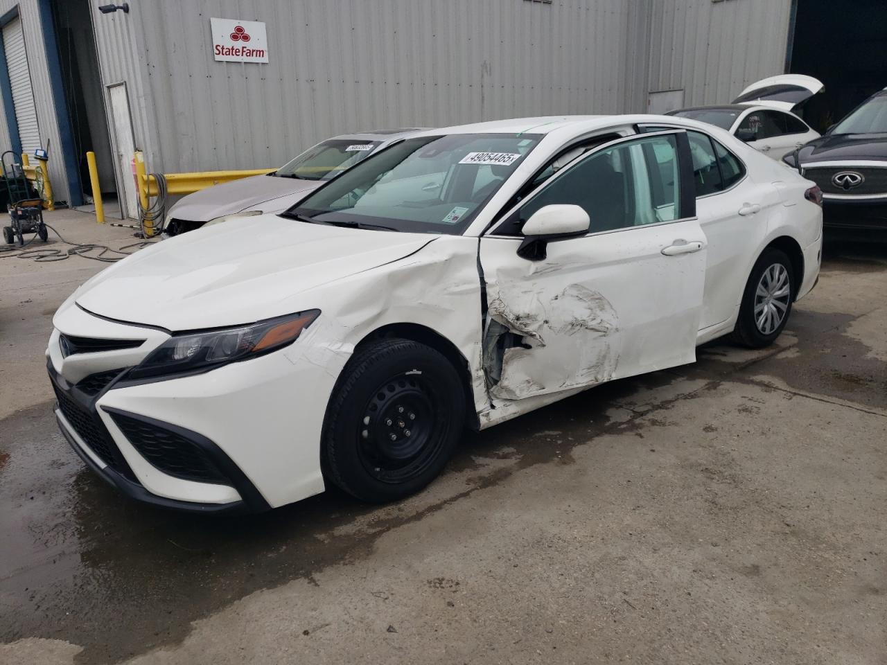 Salvage Toyota Camry Image