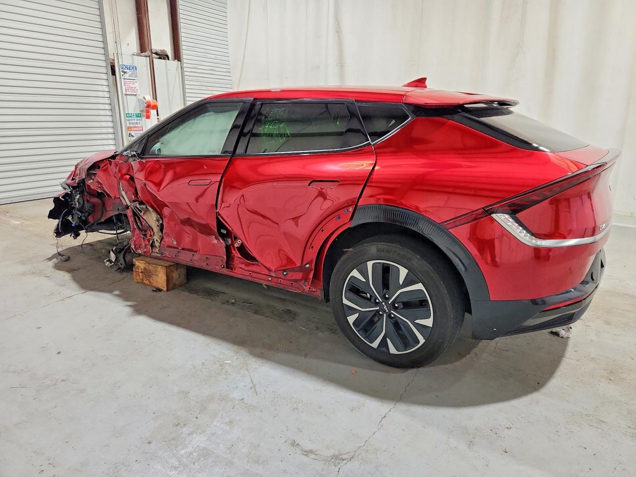 Kia EV6 Wind