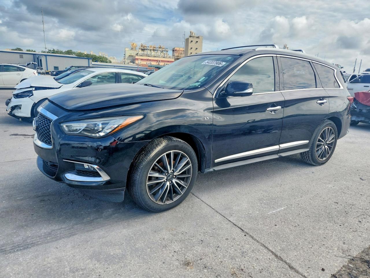 Salvage INFINITI Qx Image