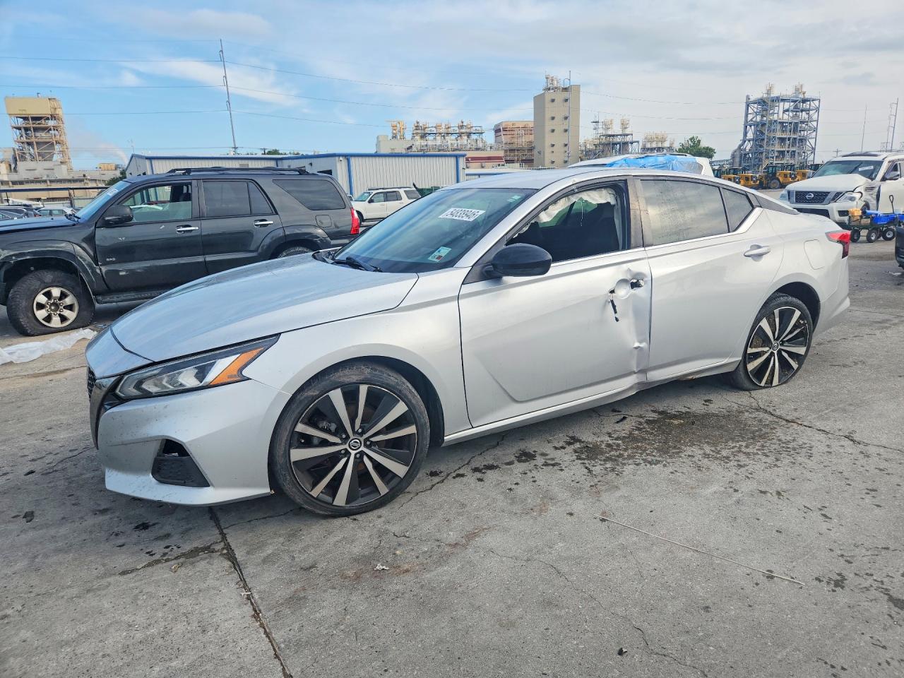 Salvage Nissan Altima Image