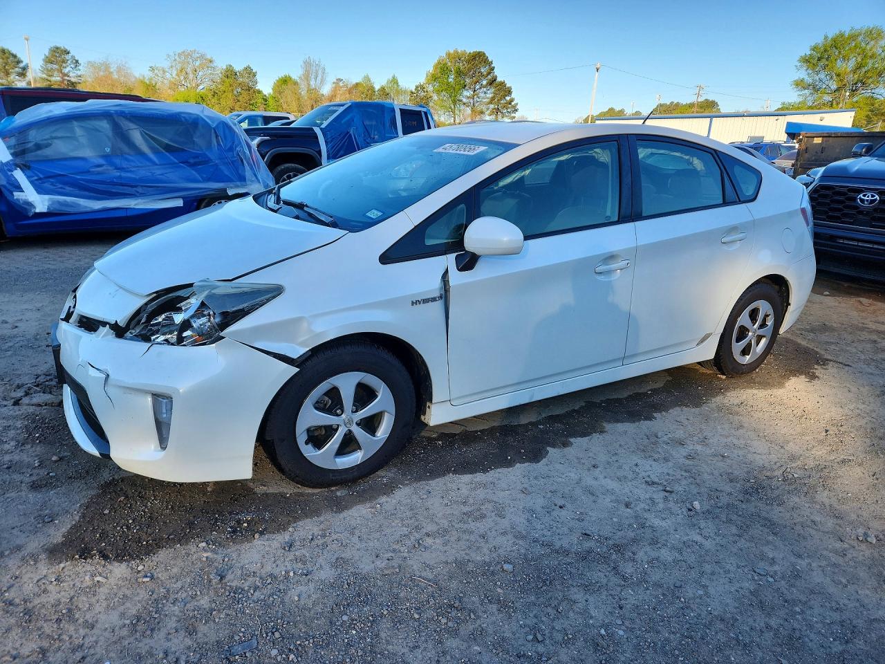 Salvage Toyota Prius Image