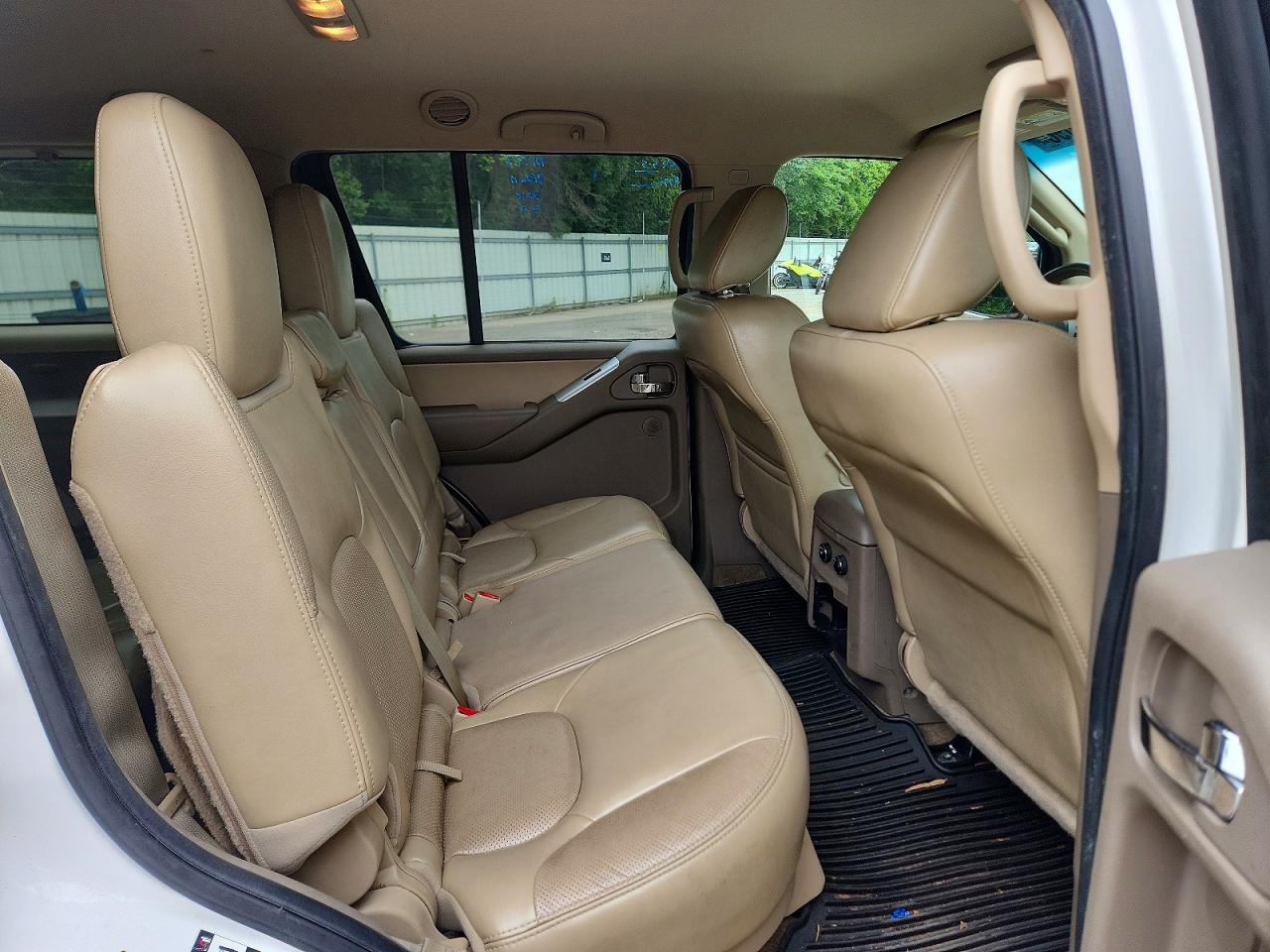 Nissan Pathfinder S