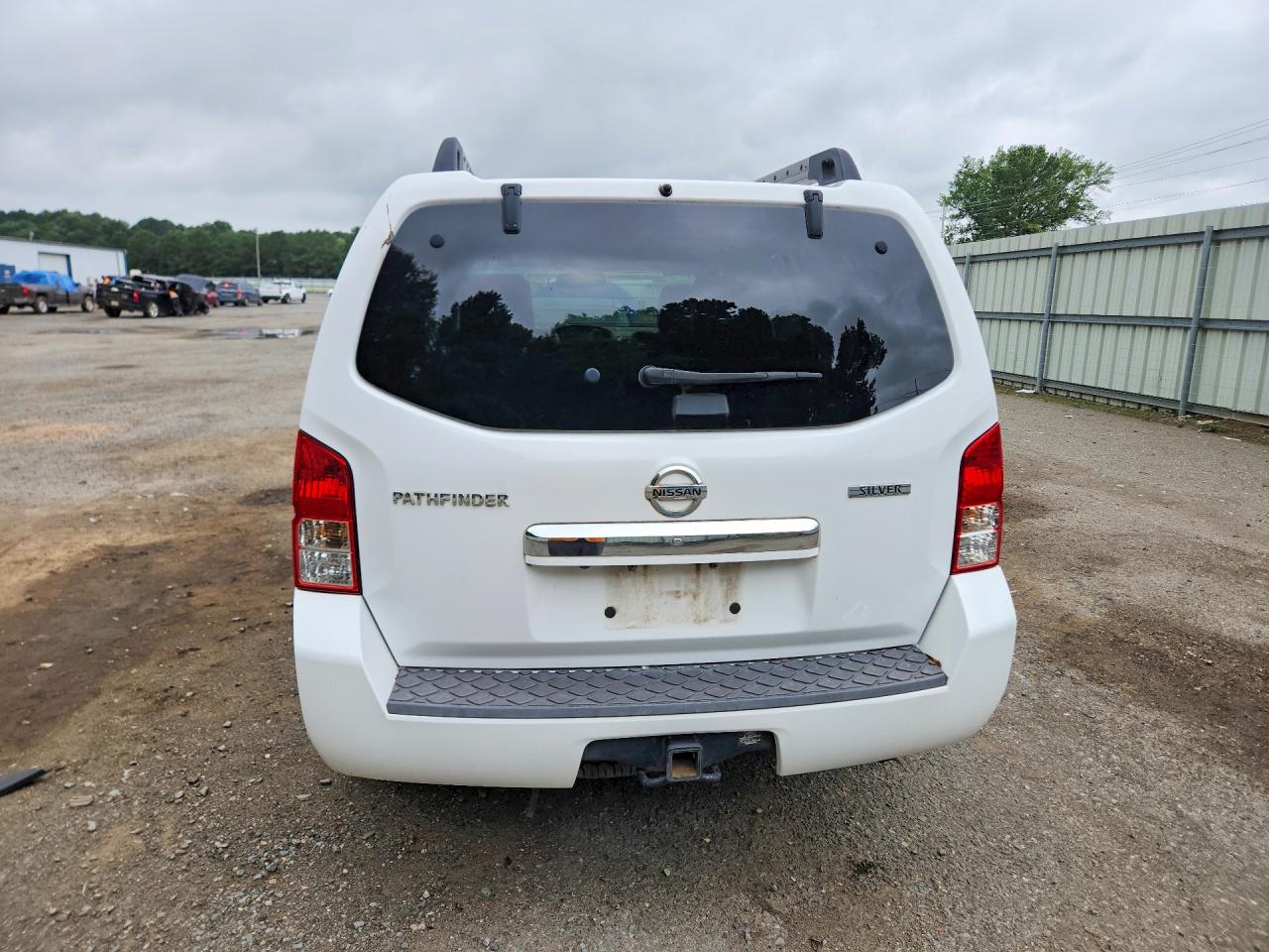Nissan Pathfinder S
