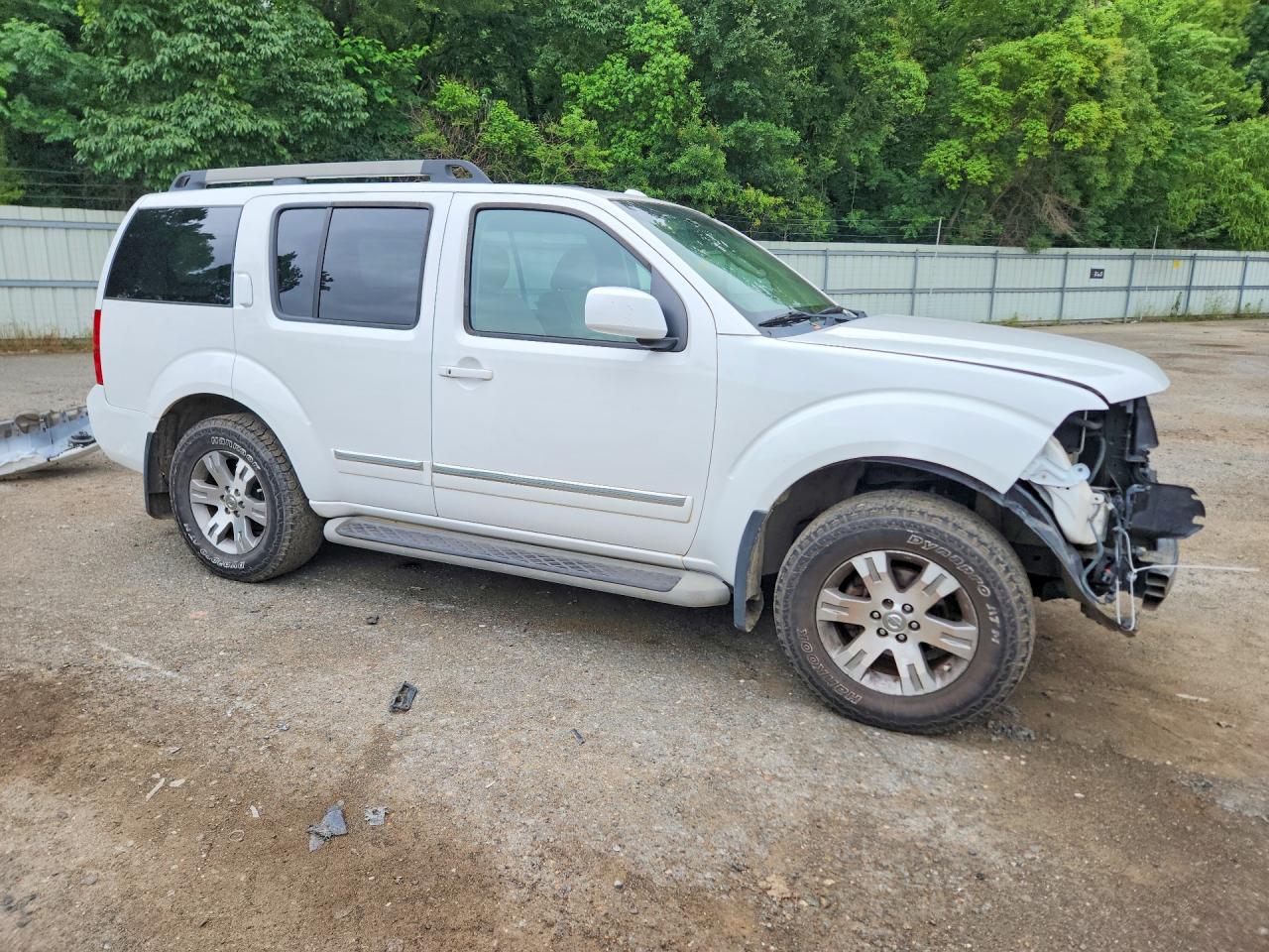Nissan Pathfinder S
