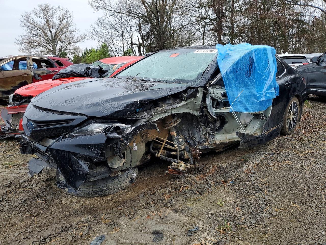 Salvage Toyota Camry Image