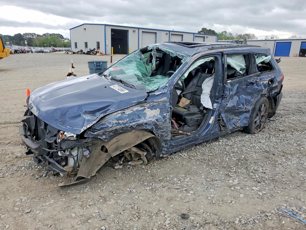 Salvage Jeep Cherokee Image