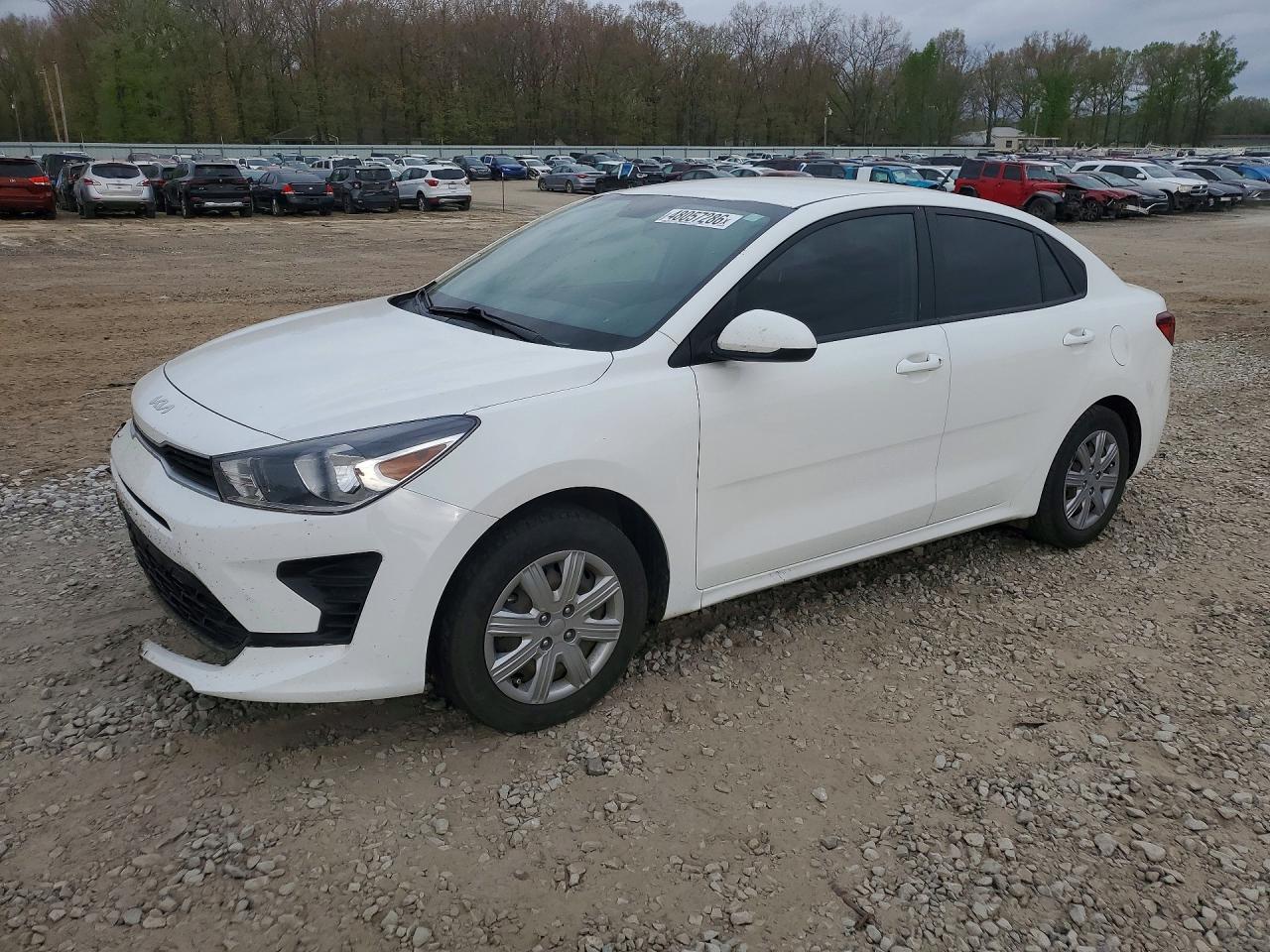 Salvage Kia Rio Image