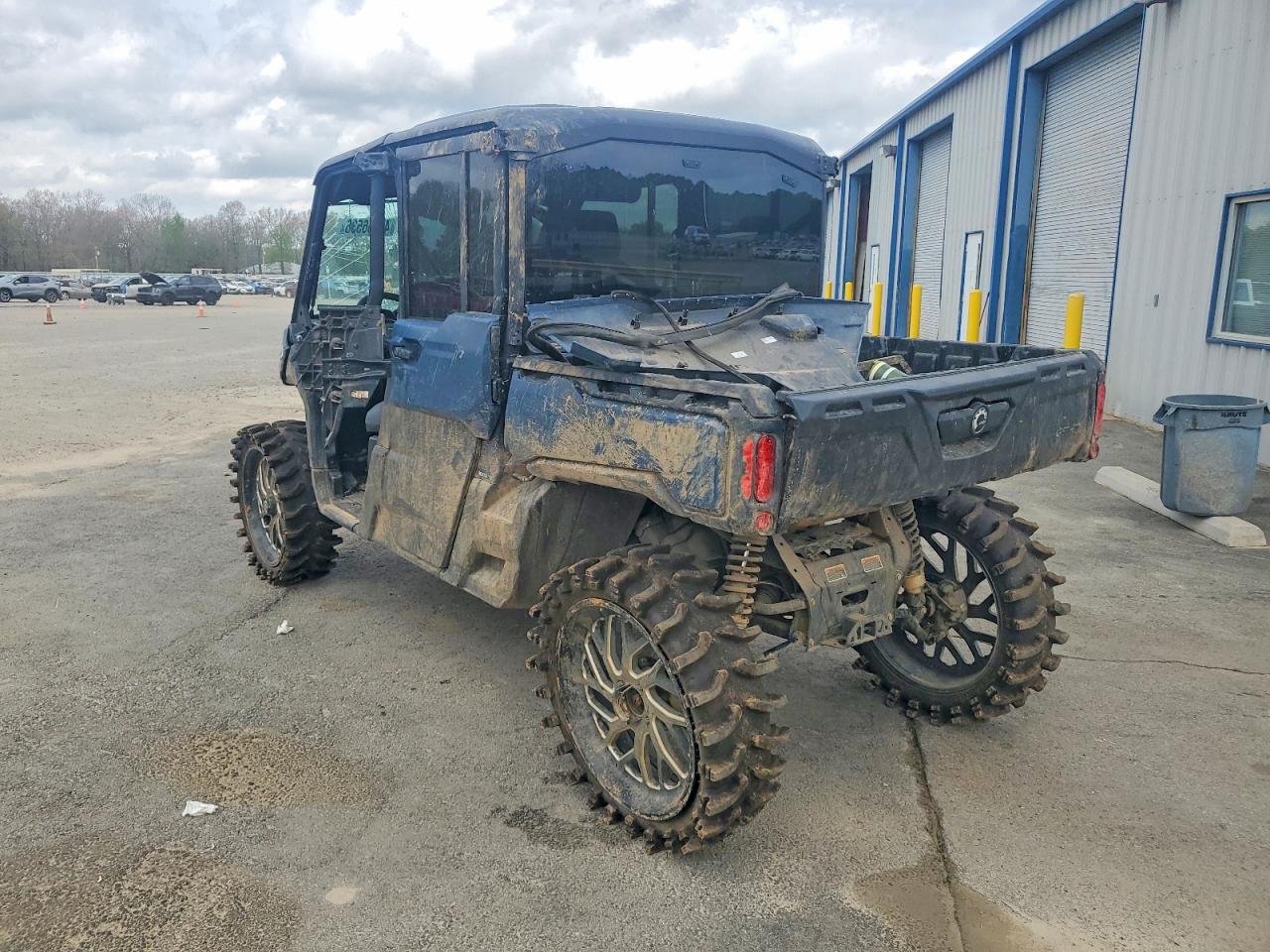Can-Am Defender