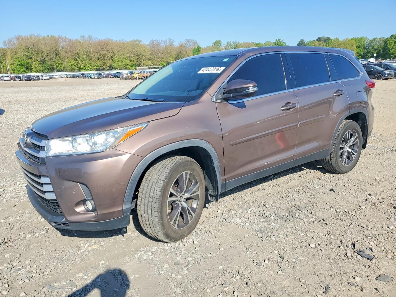 Salvage Toyota Highlander Image