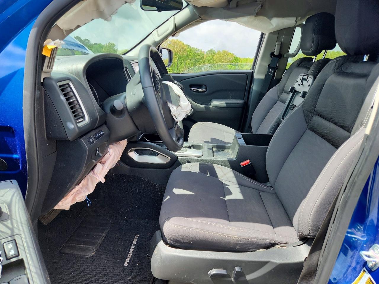 Nissan Frontier Sv