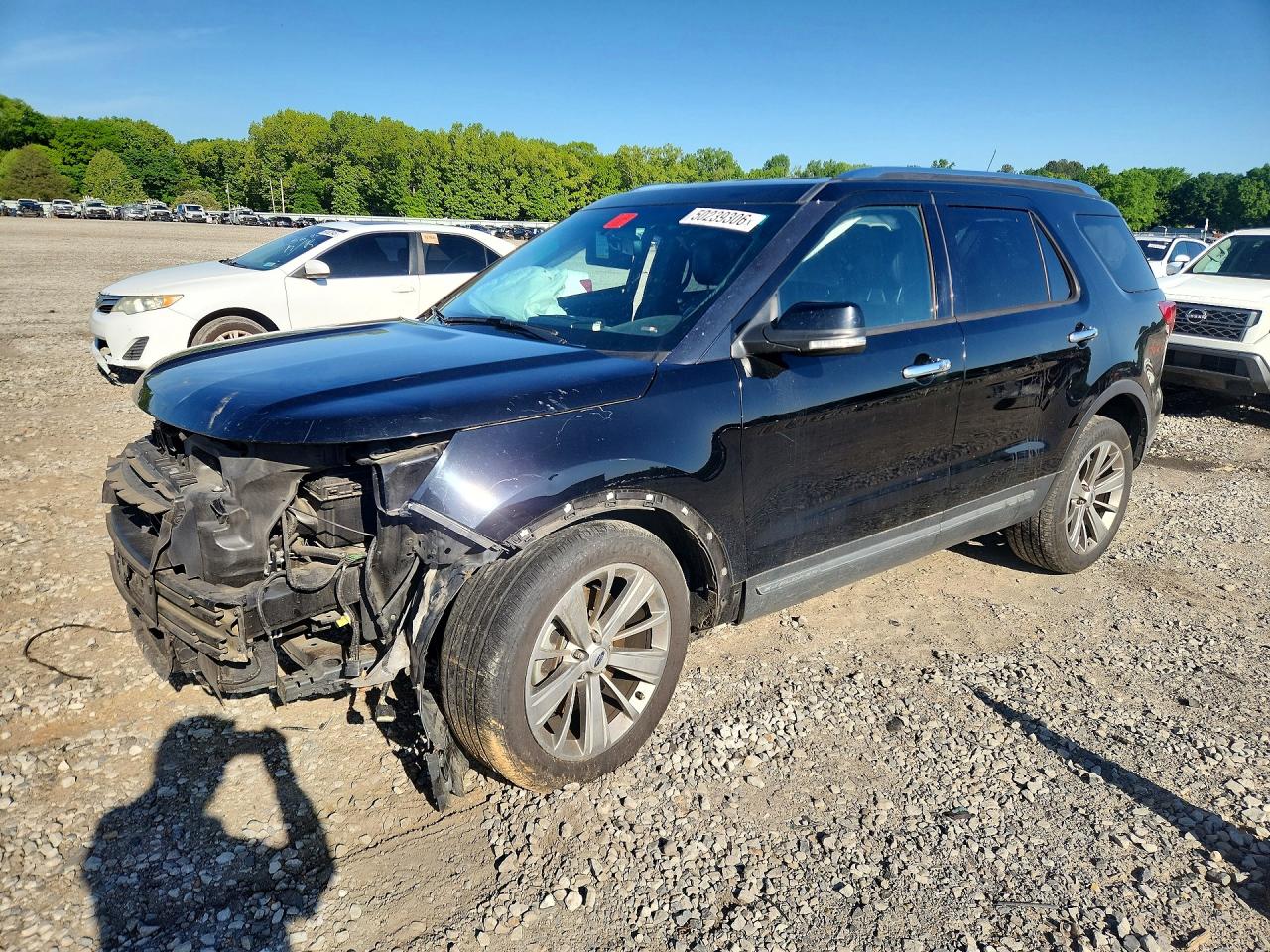 Salvage Ford Explorer Image