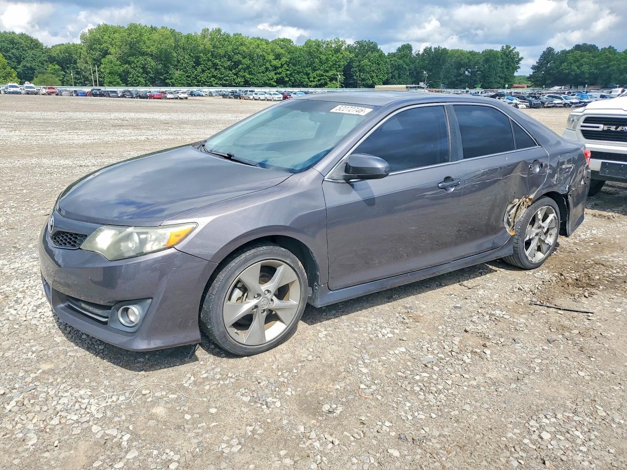 Salvage Toyota Camry Image