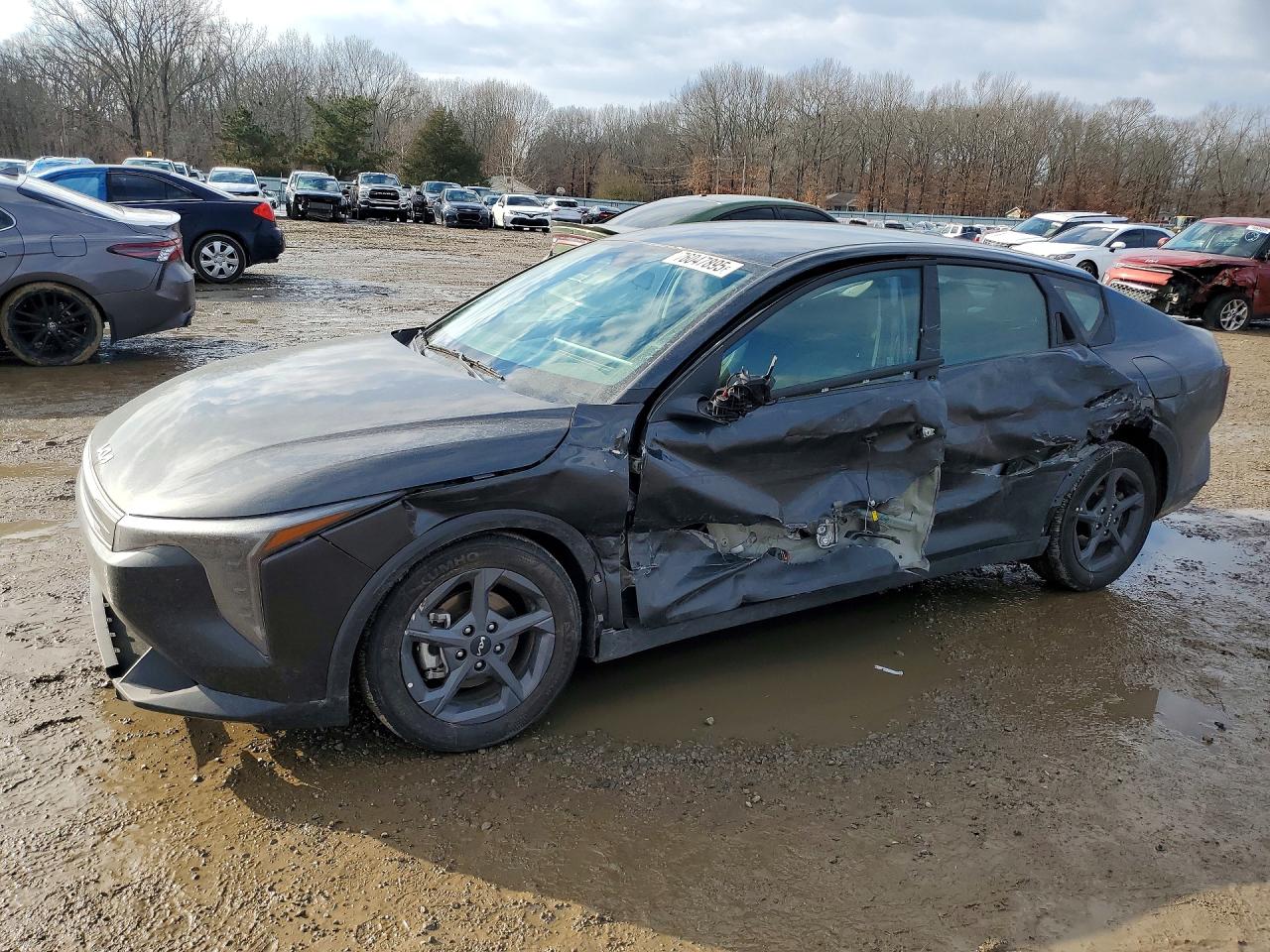 Salvage Kia K4 Lx Image