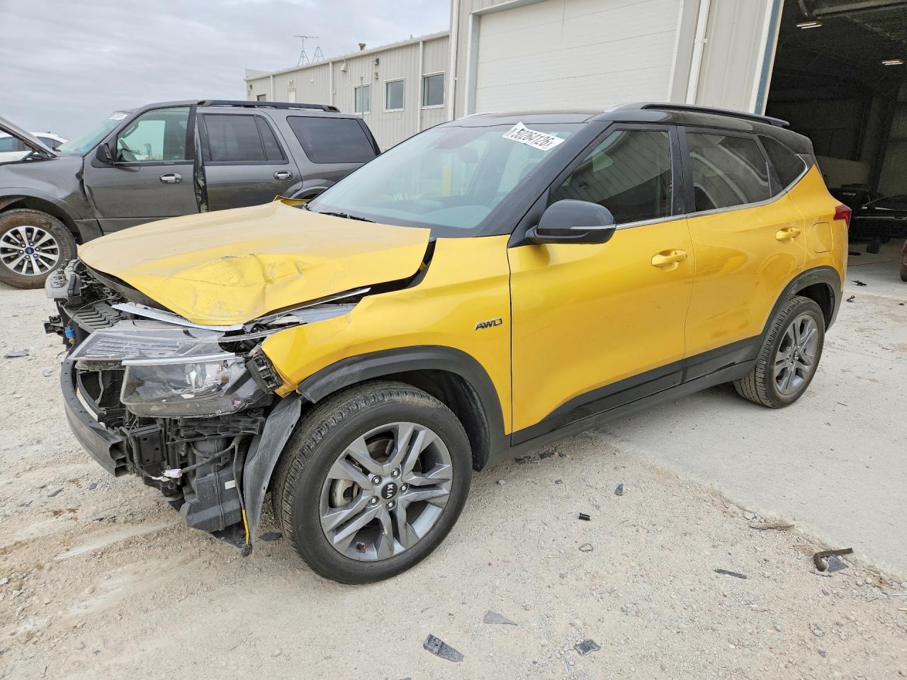 Salvage Kia Seltos Image