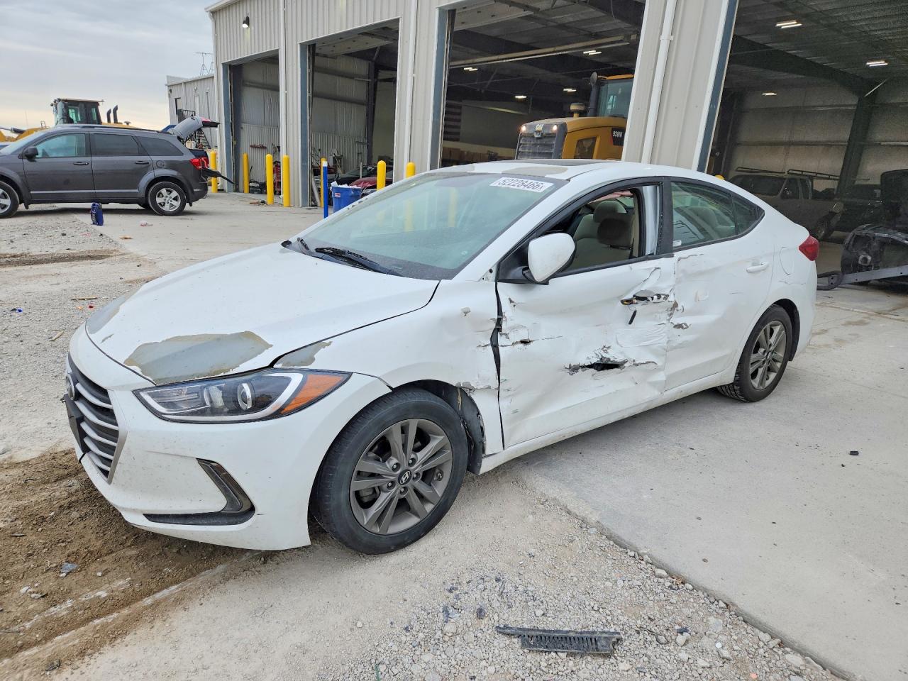 Salvage Hyundai ELANTRA Image