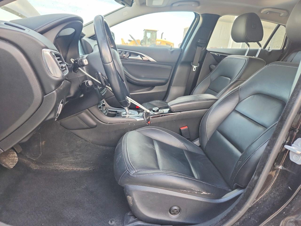 INFINITI Qx Premium