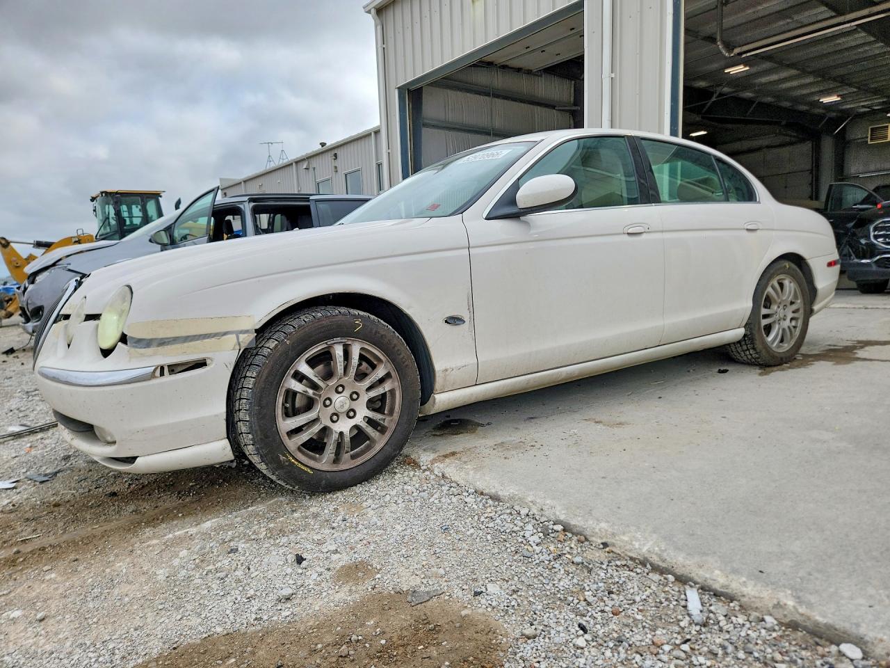 Salvage Jaguar S-Type Image