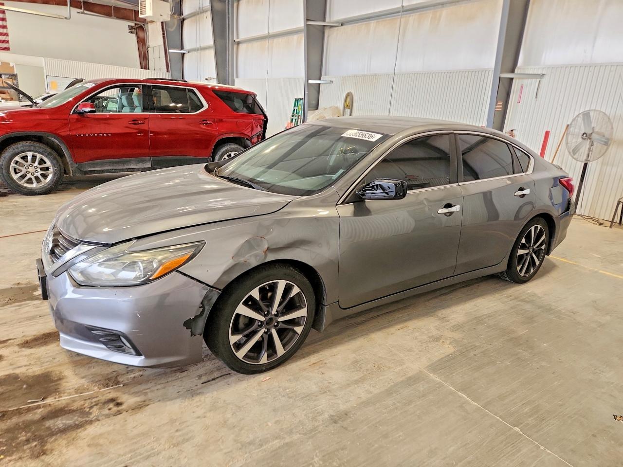 Salvage Nissan Altima Image