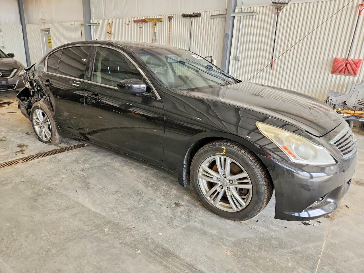 INFINITI G37 X