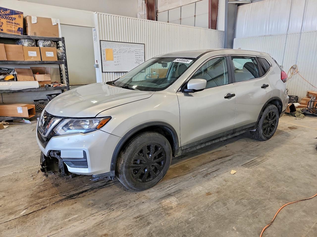 Salvage Nissan Rogue Image