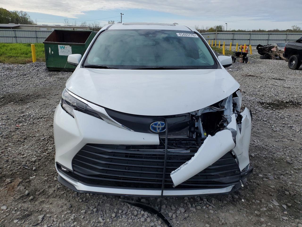 Toyota Sienna Xle 8-passenger
